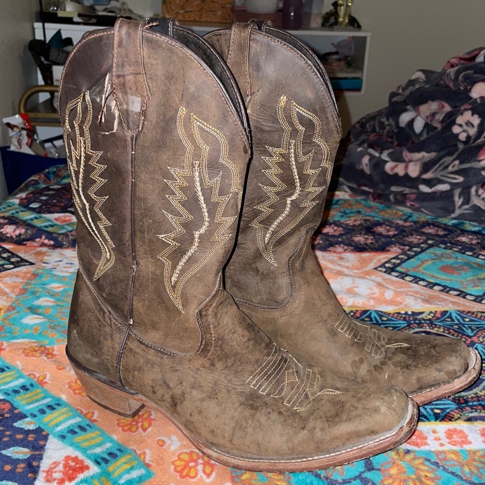 Cowboy boots !